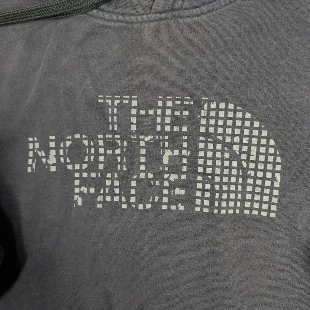 The North Face Hoodie Mens Small‎ Black Grid Logo Splatter Sleeve Pullover